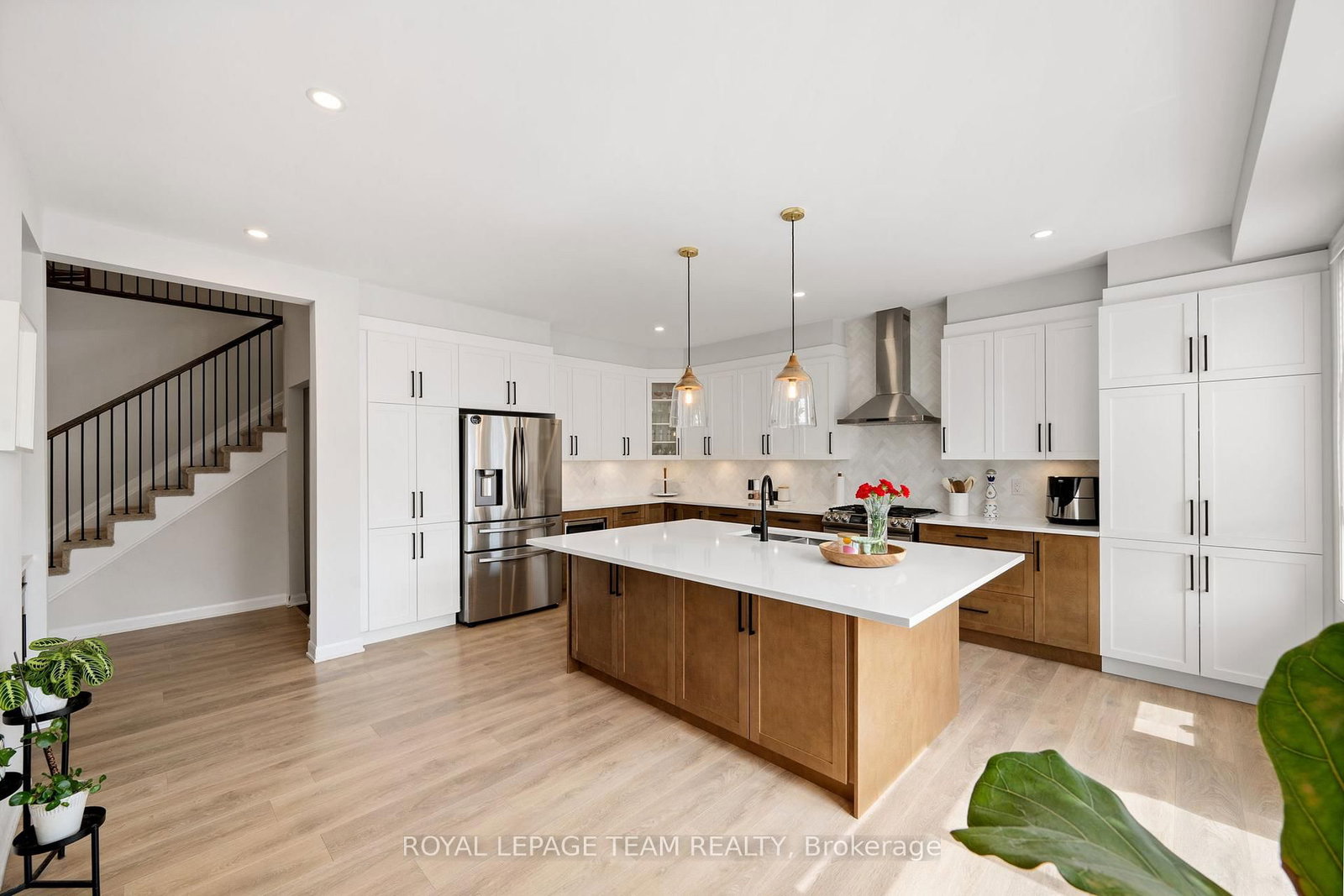 98 RALPH ERFLE Way • Ottawa, ON photo 17