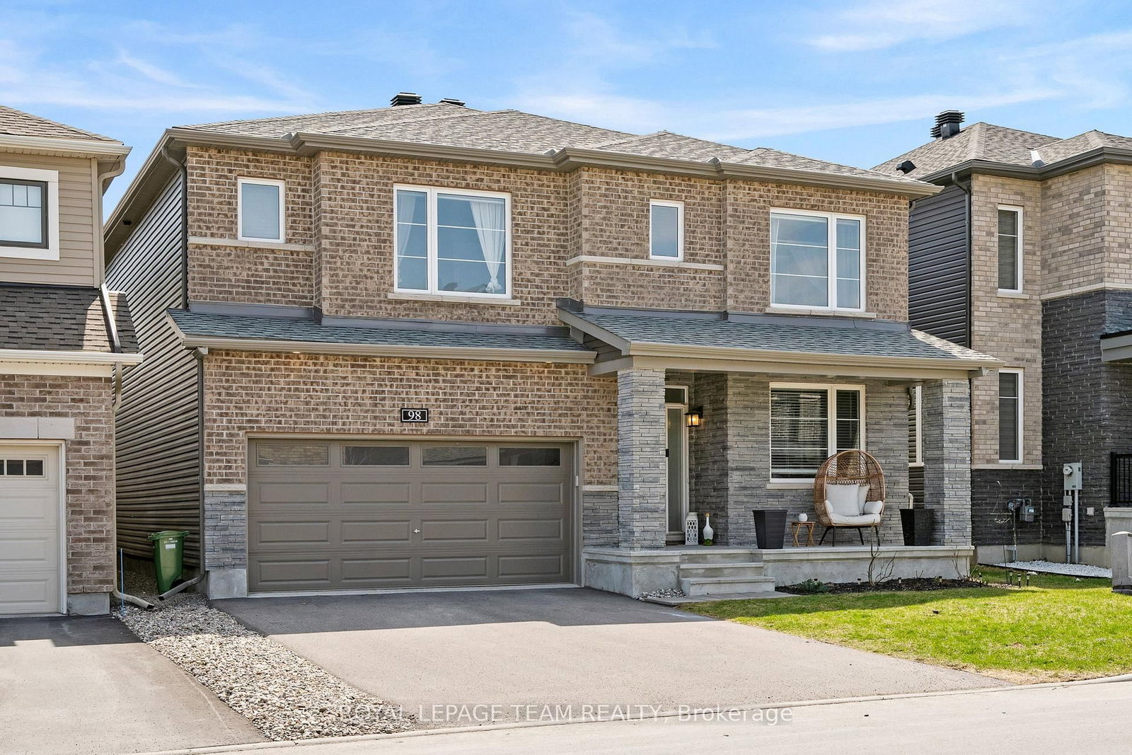 98 RALPH ERFLE Way • Ottawa, ON photo 2