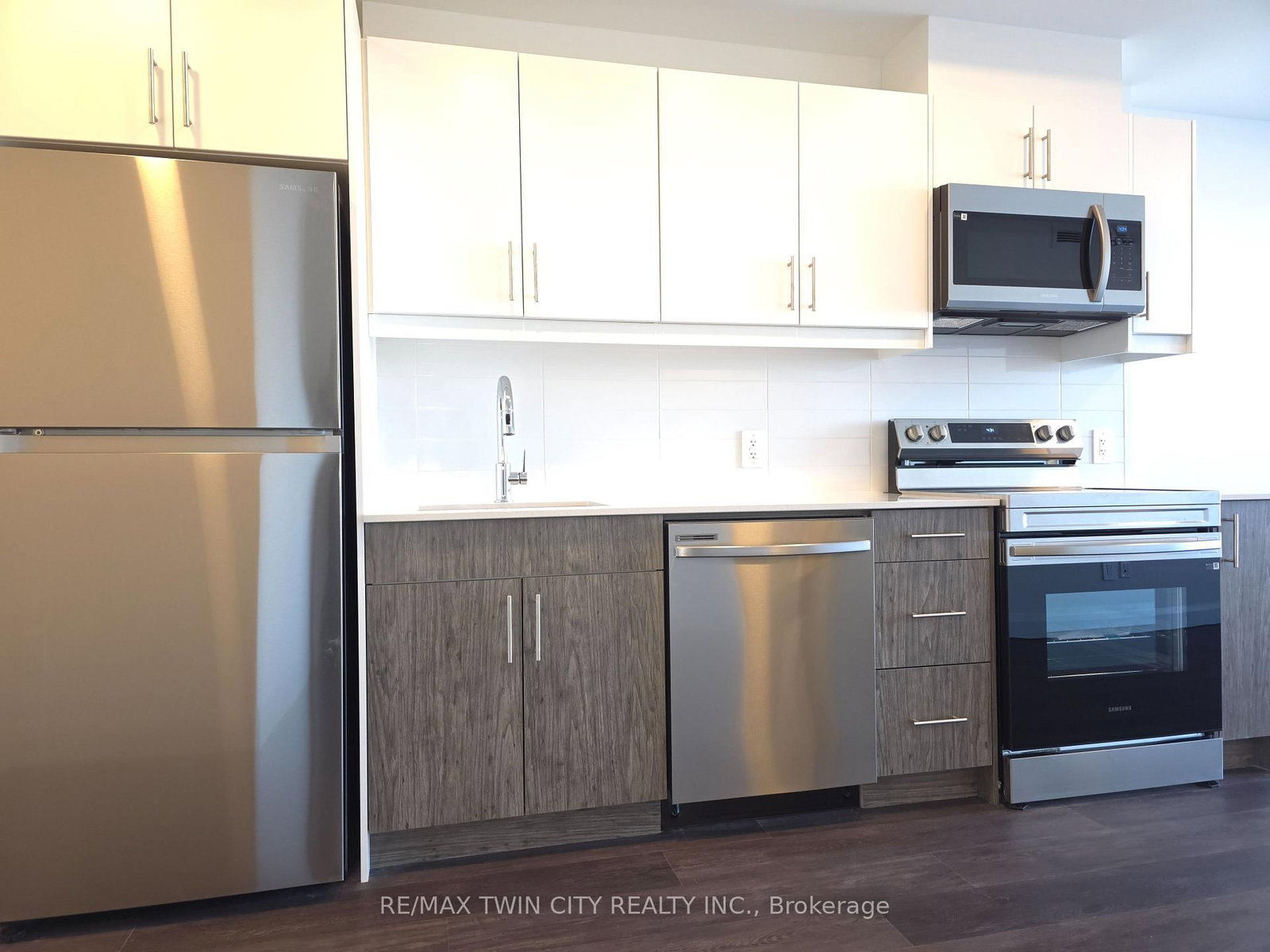 1333 Weber Street E, Unit 610 - Photo 5