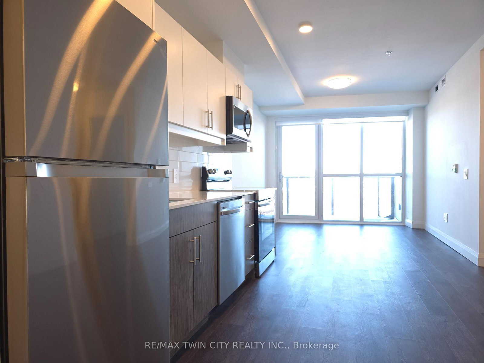1333 Weber Street E, Unit 610 - Photo 7