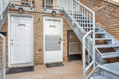Unit A — 207 Woodfield Drive — photo 2