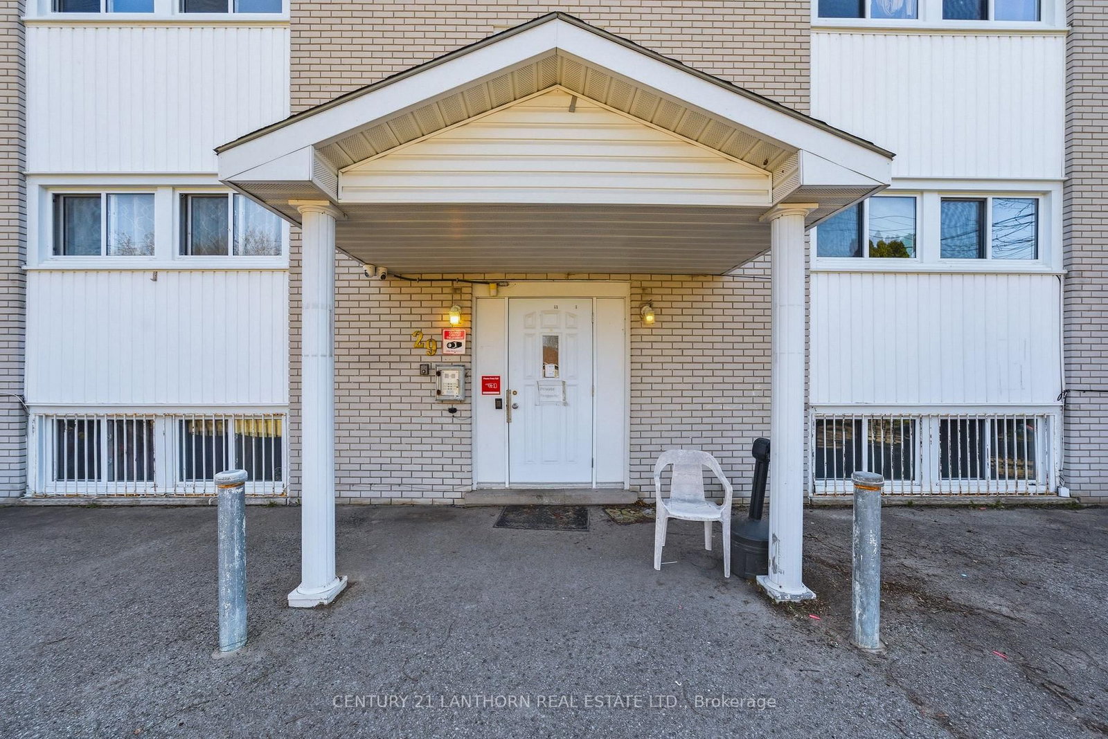 Listing Image 3