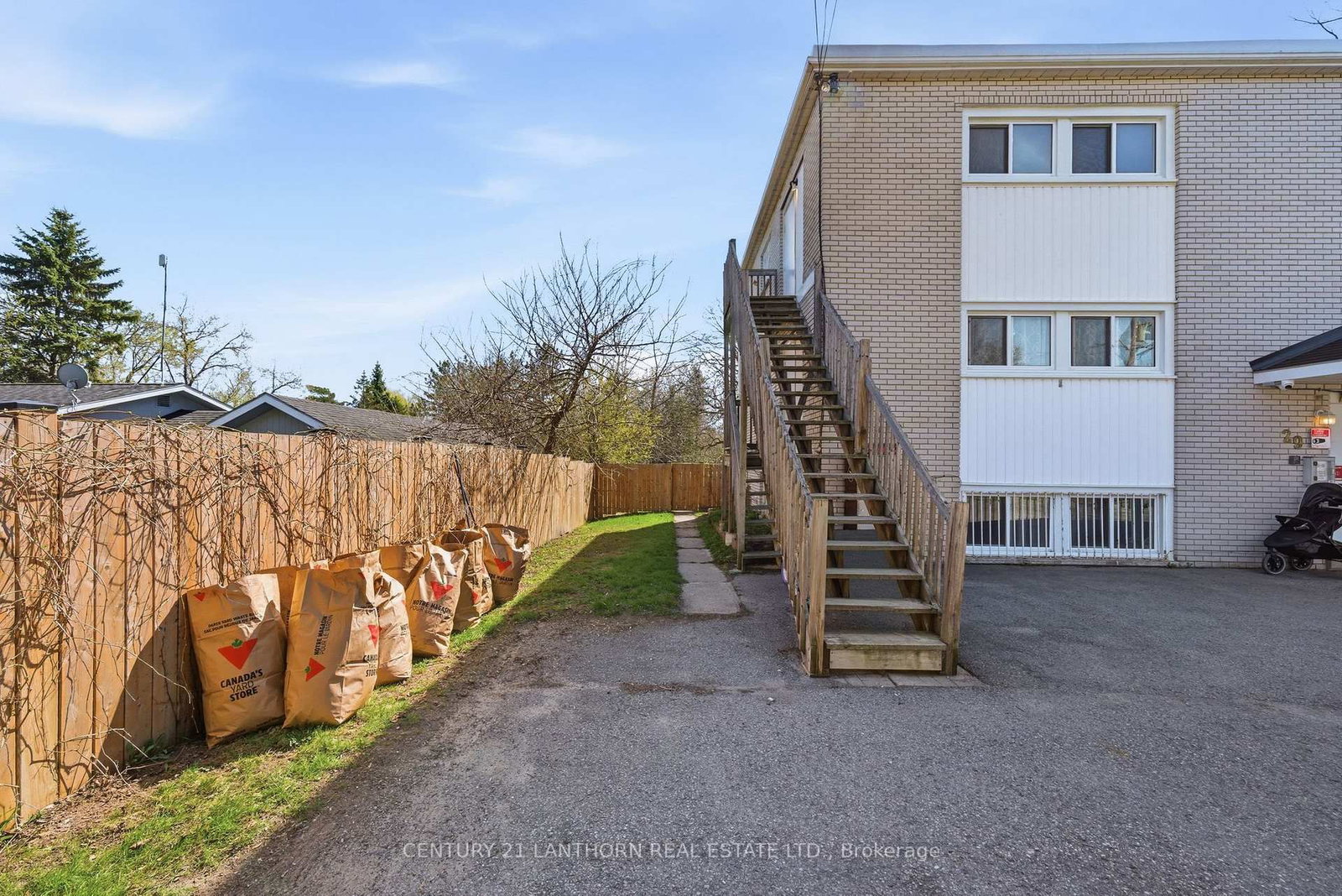 Listing Image 4