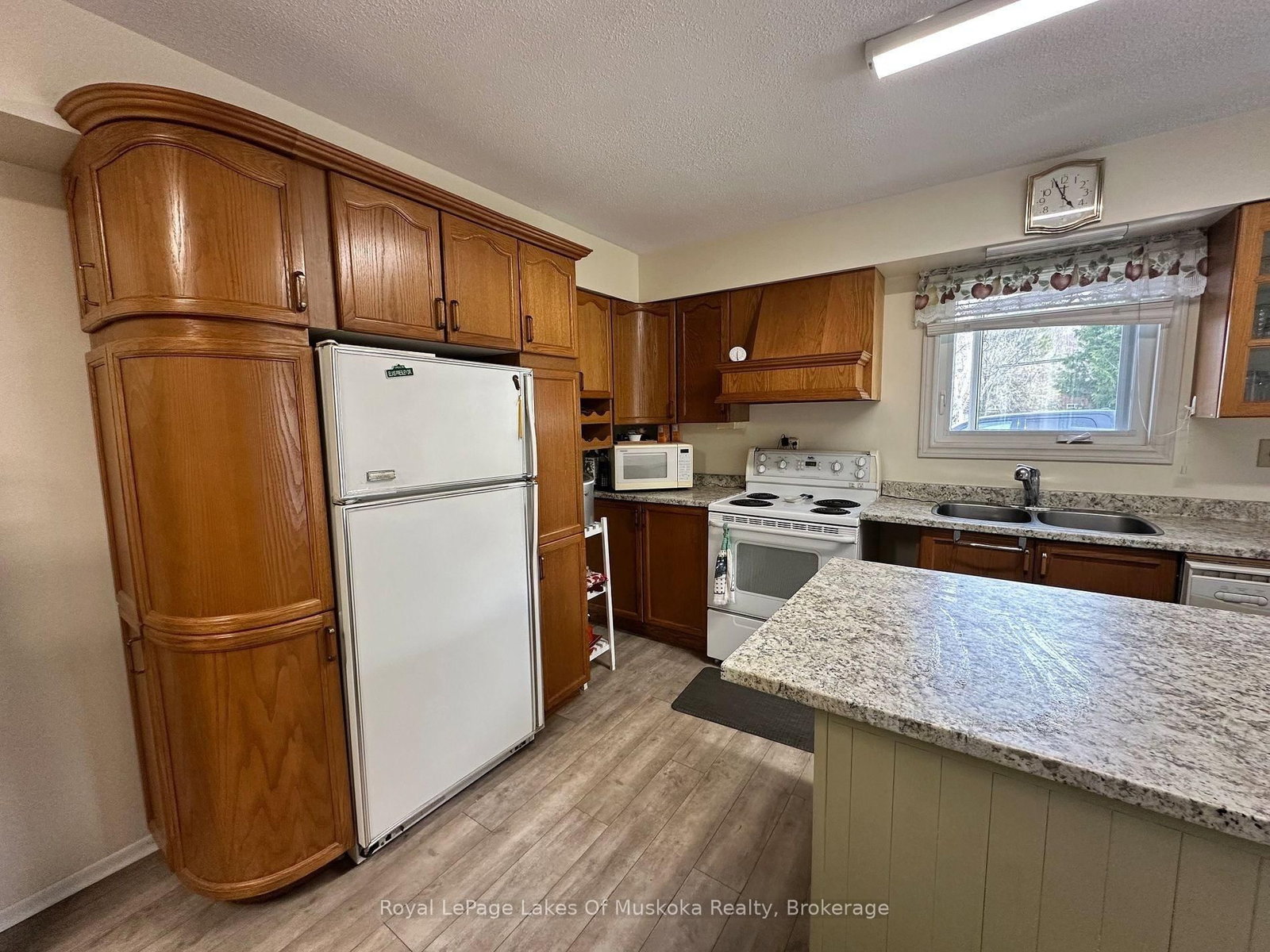 250 Stephenson Rd 12 W Road • Huntsville, ON photo 15