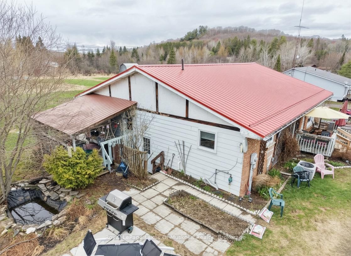 250 Stephenson Rd 12 W Road • Huntsville, ON photo 4