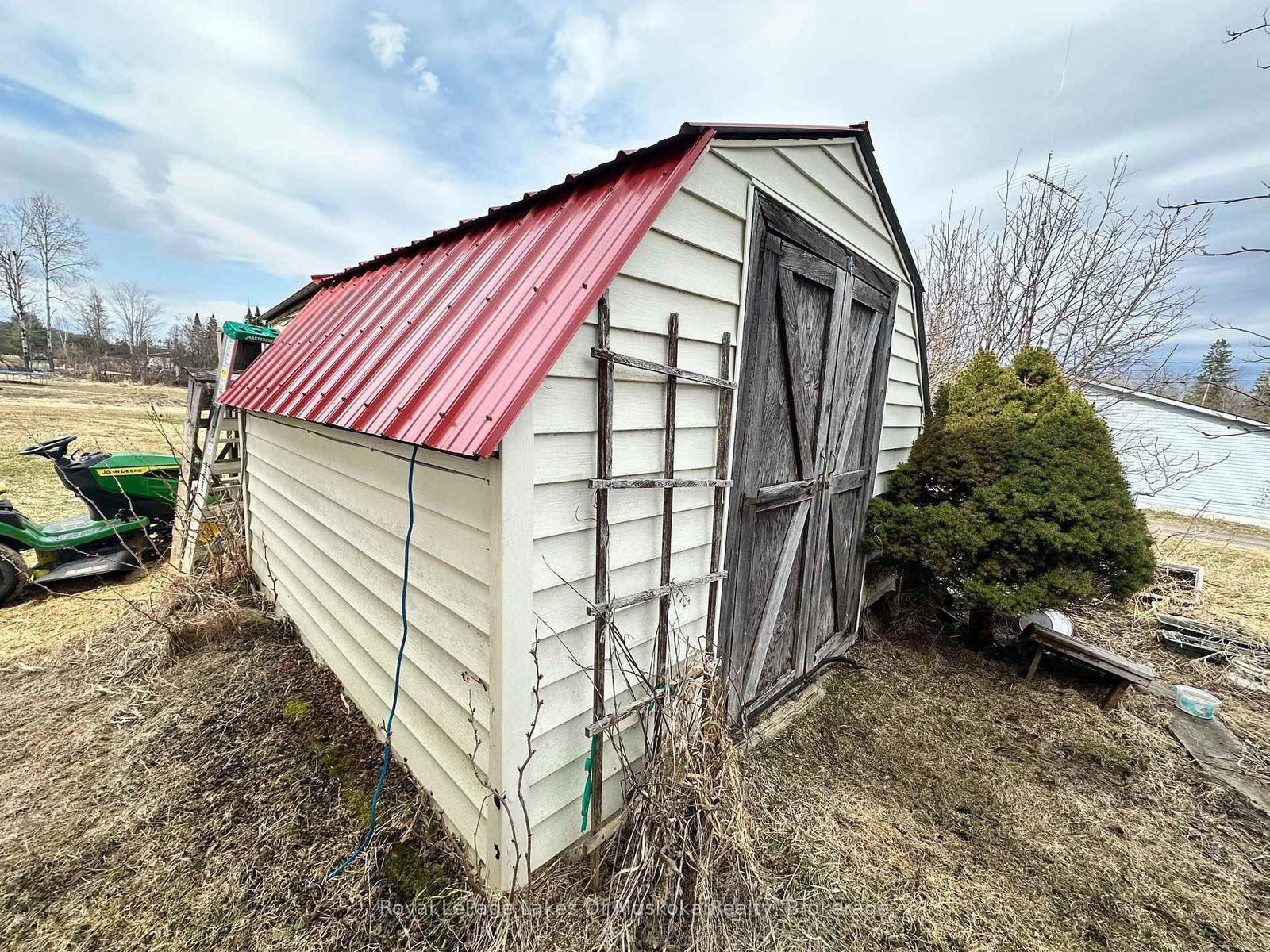 250 Stephenson Rd 12 W Road • Huntsville, ON photo 8