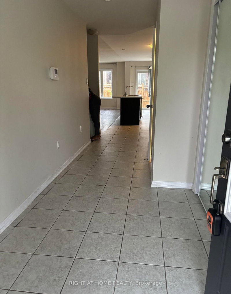 7761 White Pine Cres, Niagara Falls, L2H 3R4 | Image 2
