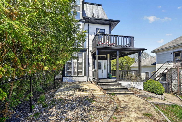 372 King Street W
