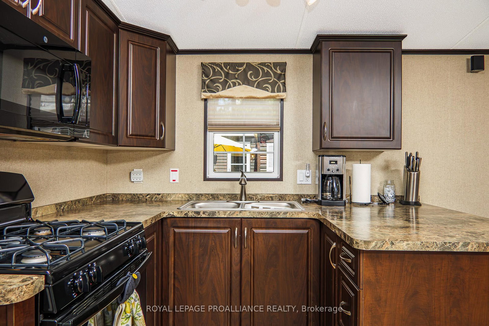 486 Cty Rd 18 - 20 Dragonfly Lane • Prince Edward County, ON photo 17