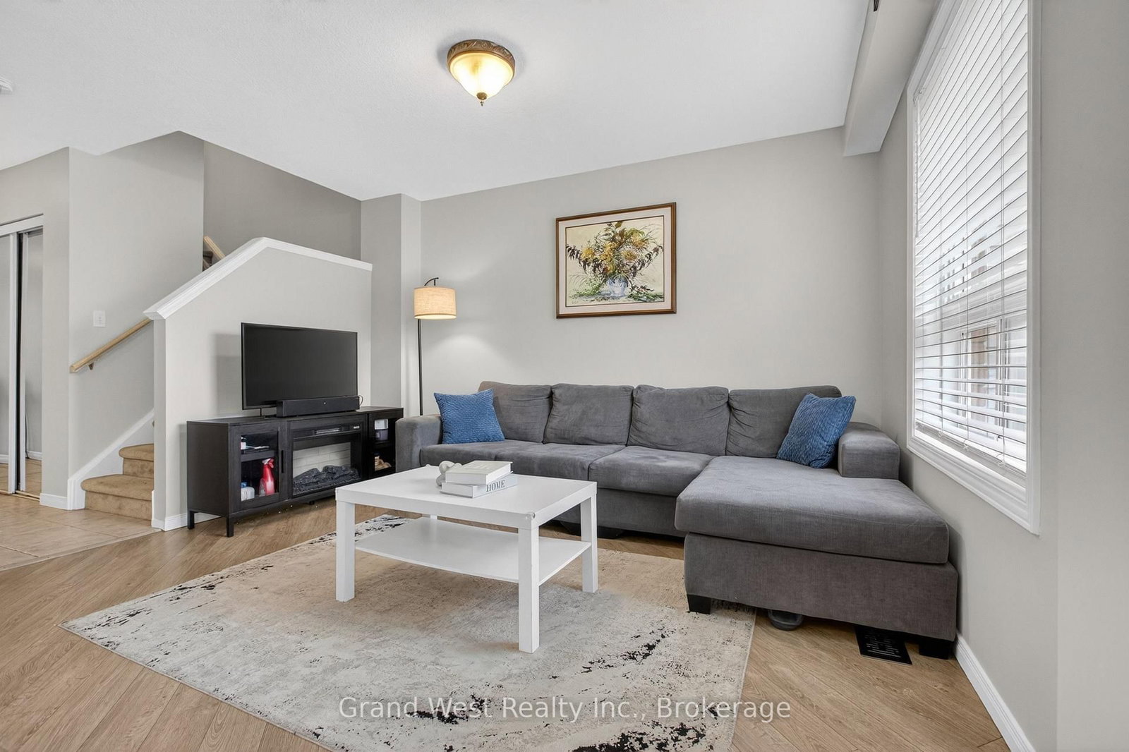 12 FERNCLIFFE Street - Photo 11