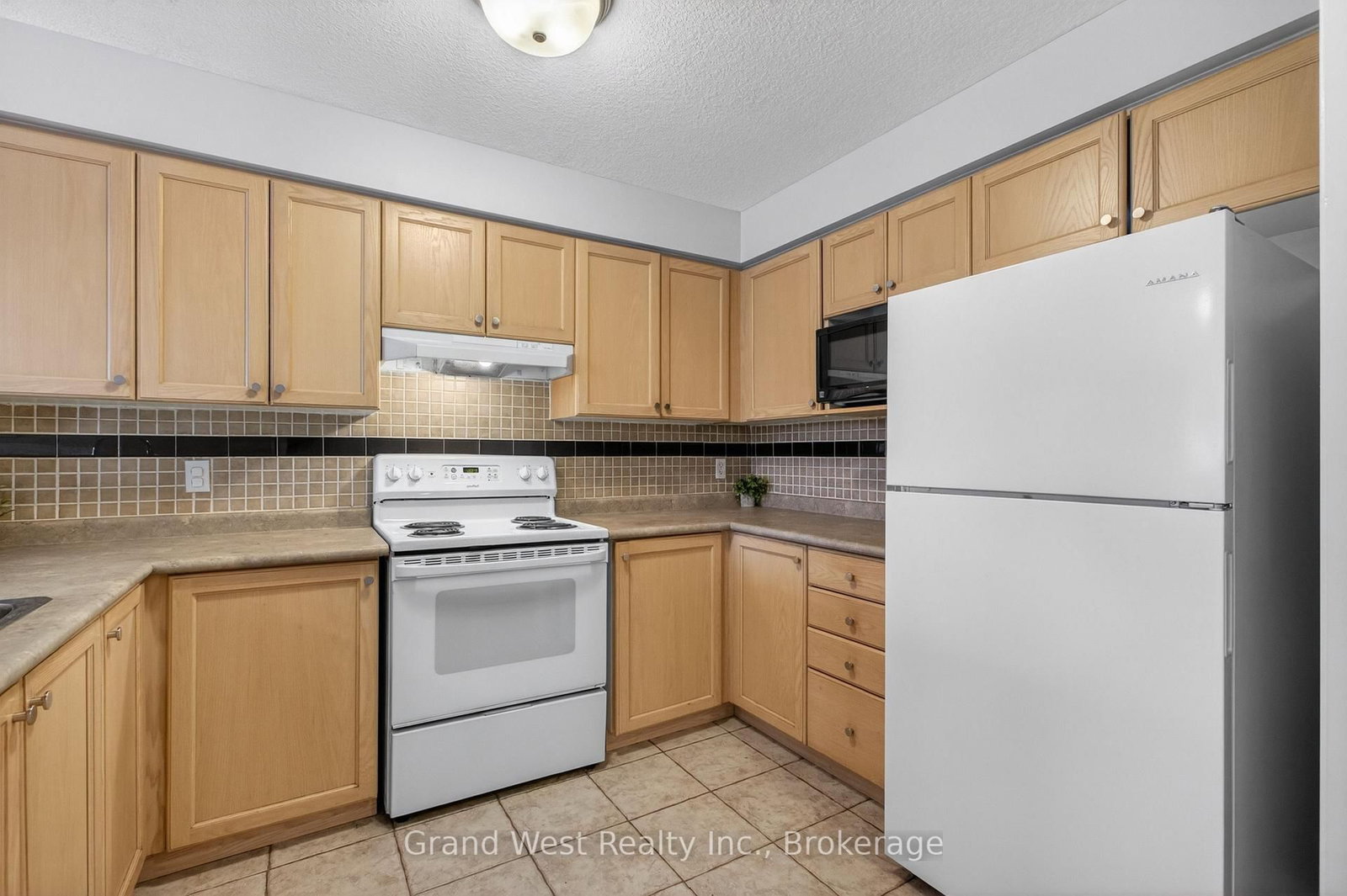 12 FERNCLIFFE Street - Photo 19
