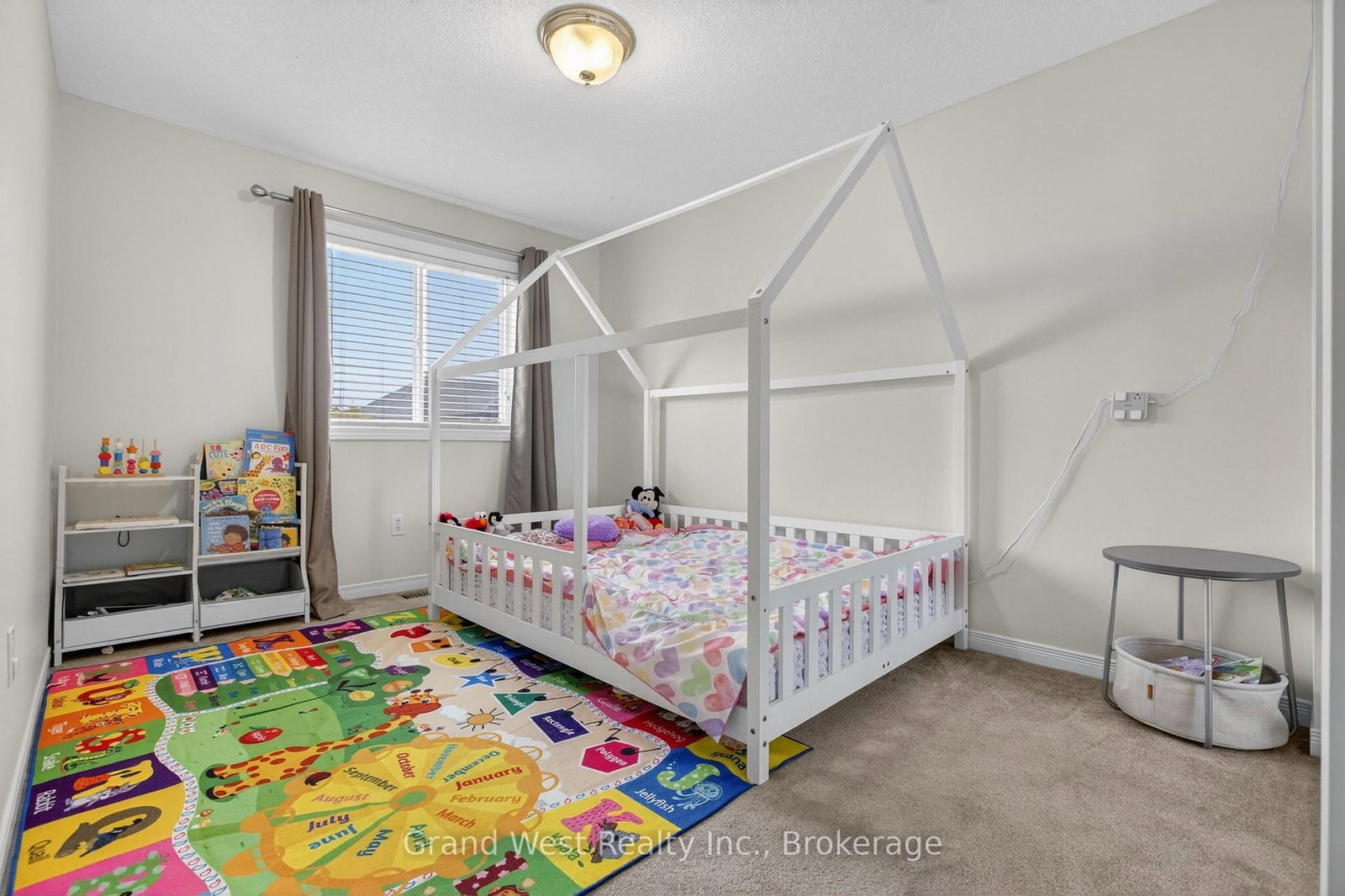 12 FERNCLIFFE Street - Photo 30