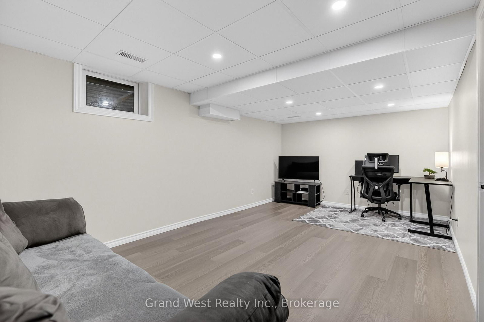 12 FERNCLIFFE Street - Photo 33