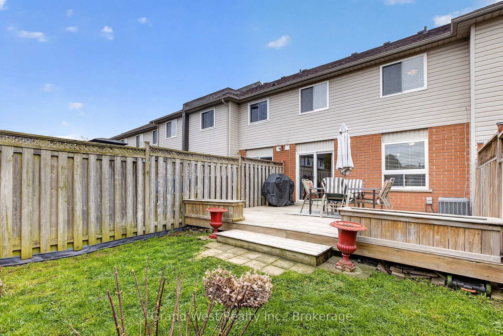 12 FERNCLIFFE Street - Photo 39