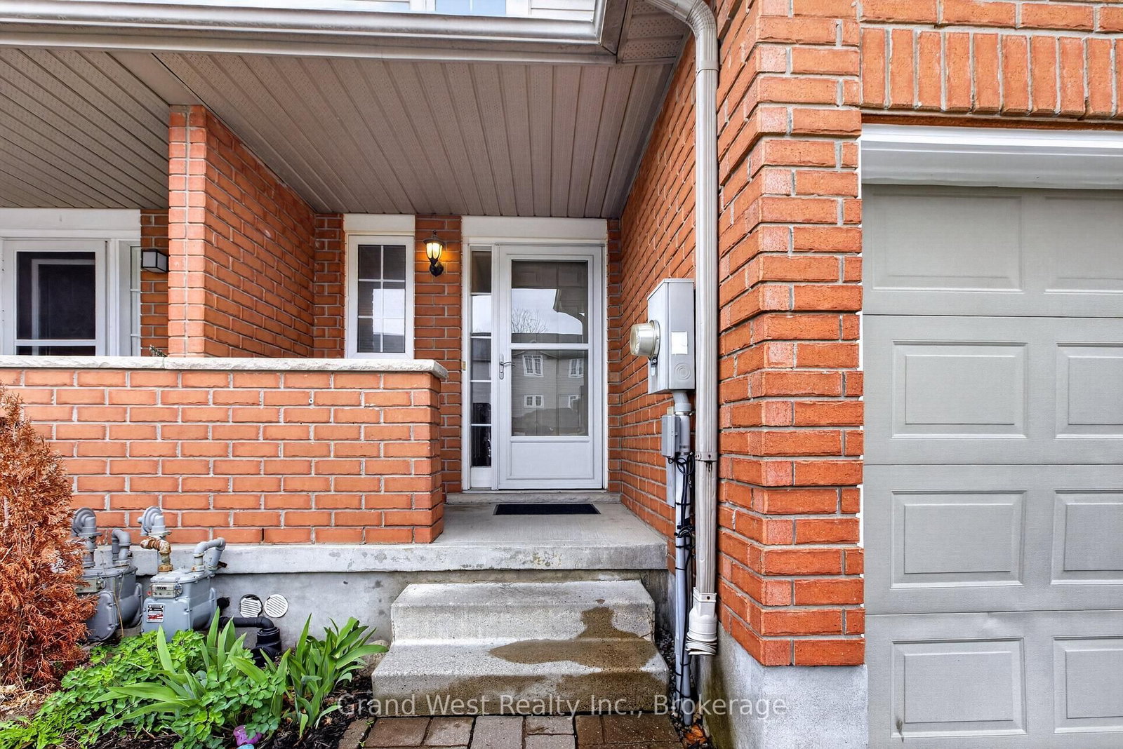 12 FERNCLIFFE Street - Photo 5