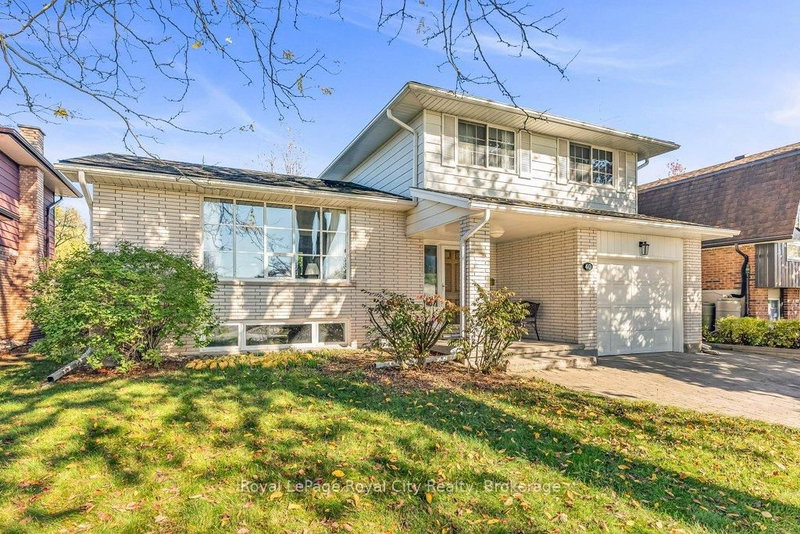 home for sale on 40 Keats Crescent