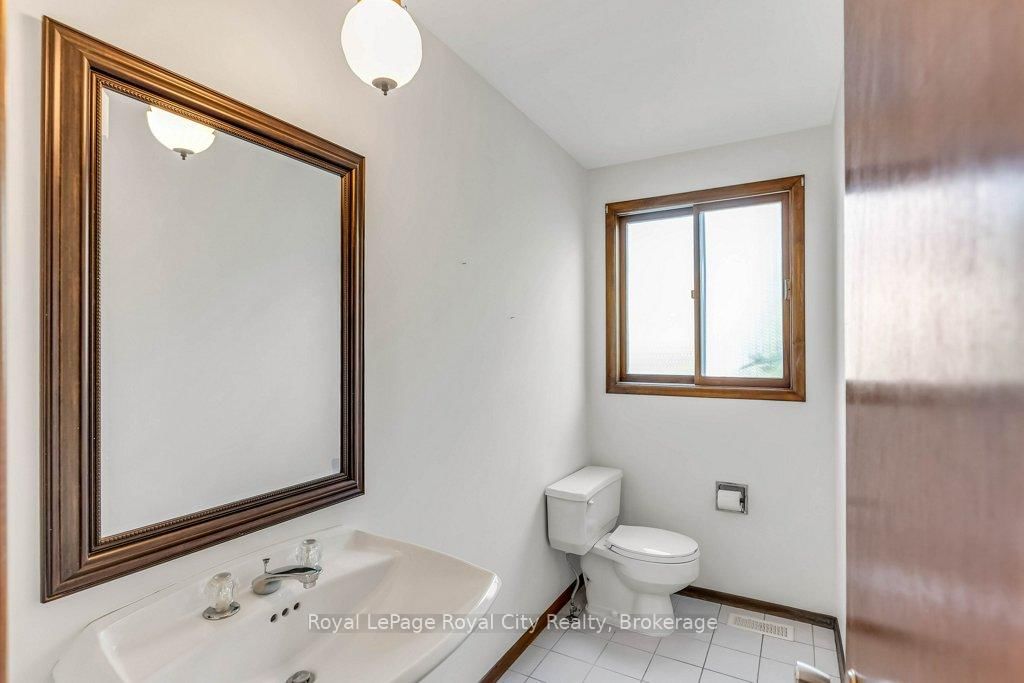 40 Keats Cres, Guelph, view 21