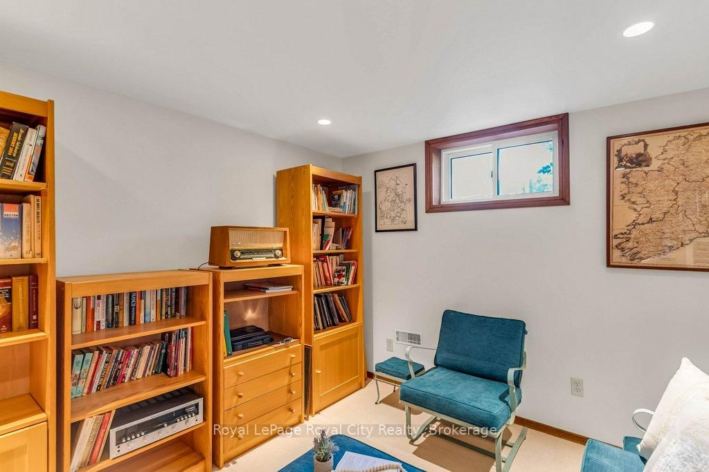 40 Keats Cres, Guelph, view 31
