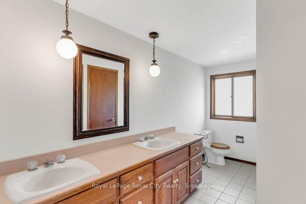 40 Keats Cres, Guelph, view 34