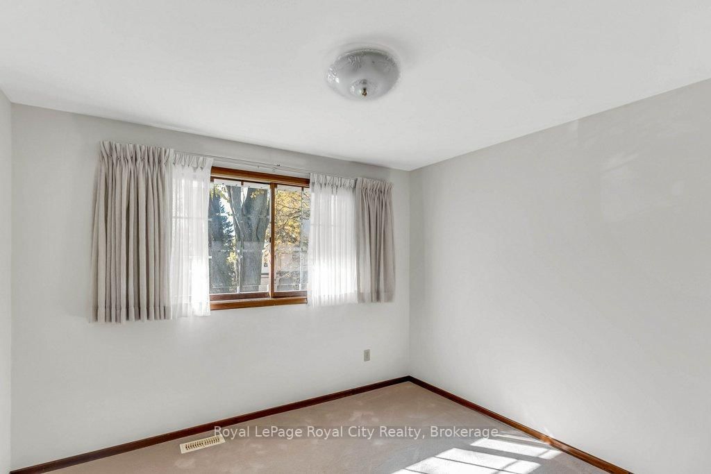 40 Keats Cres, Guelph, view 37