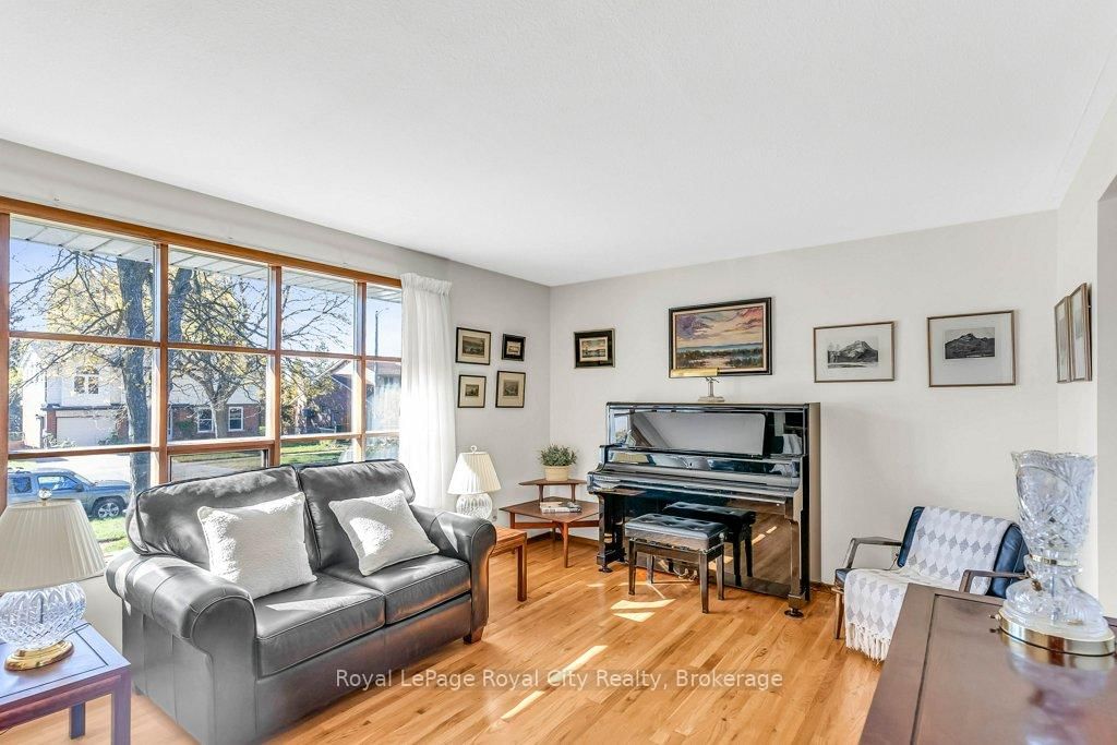40 Keats Cres, Guelph, view 7