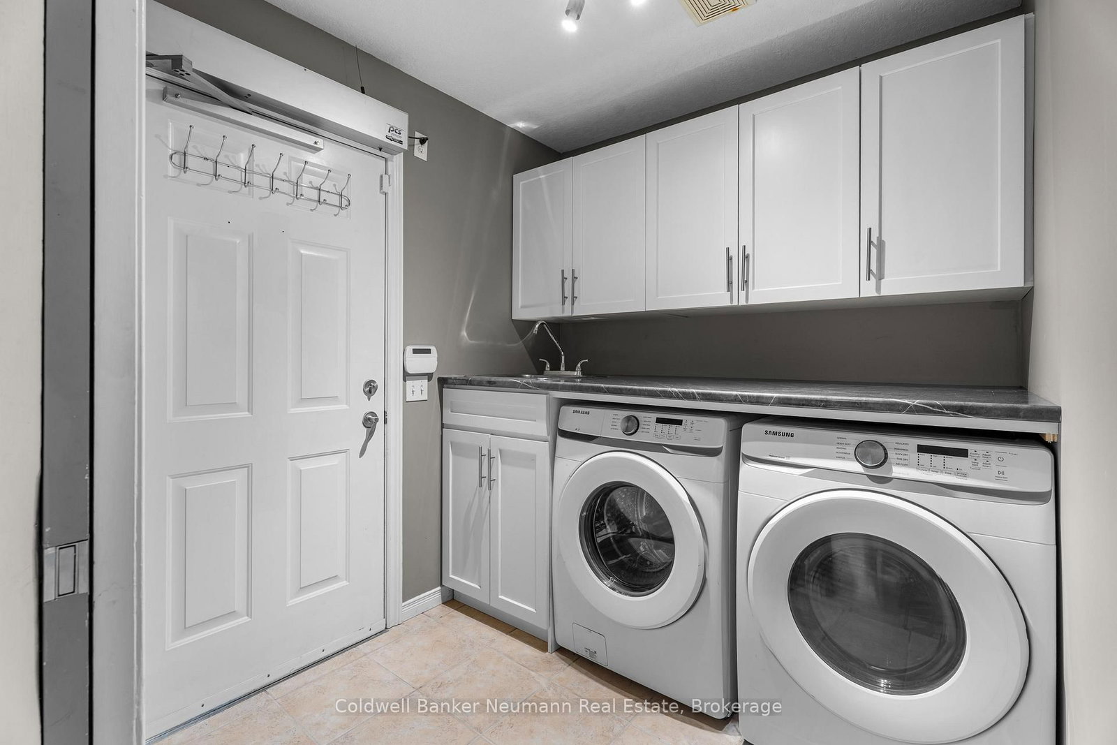 27 Miller Street - Photo 18