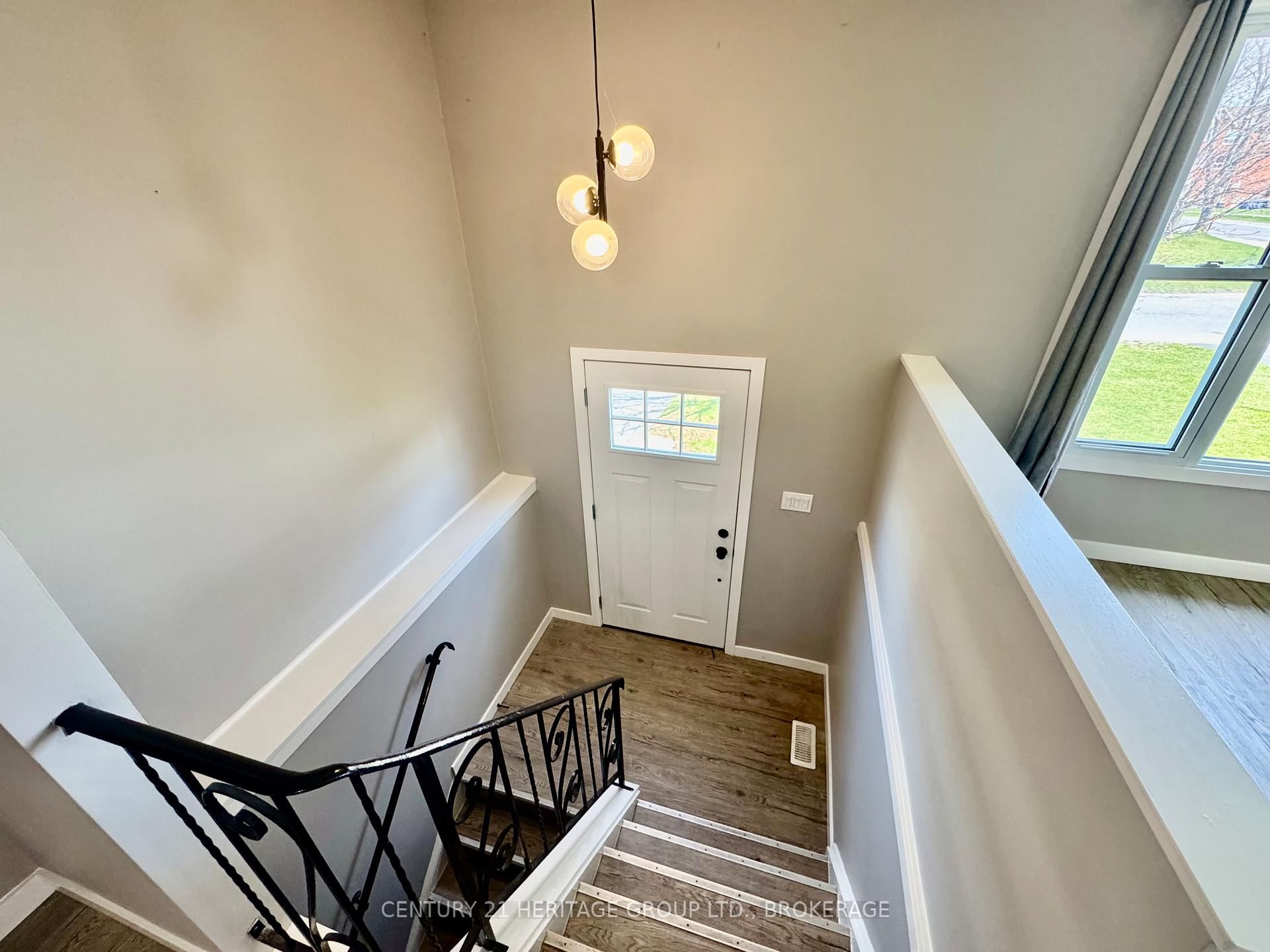 356 Owens Crescent