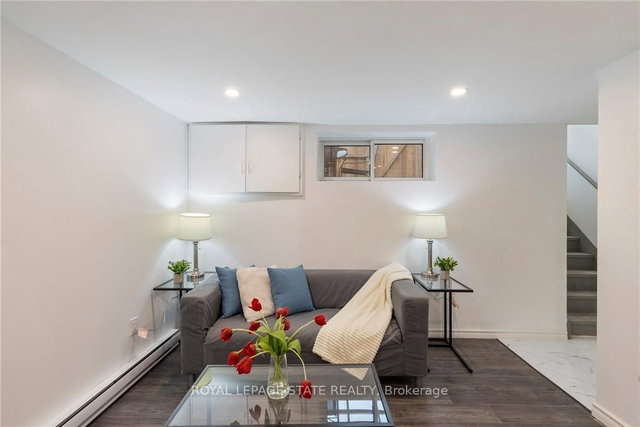 2 - 7 Purdy Crescent