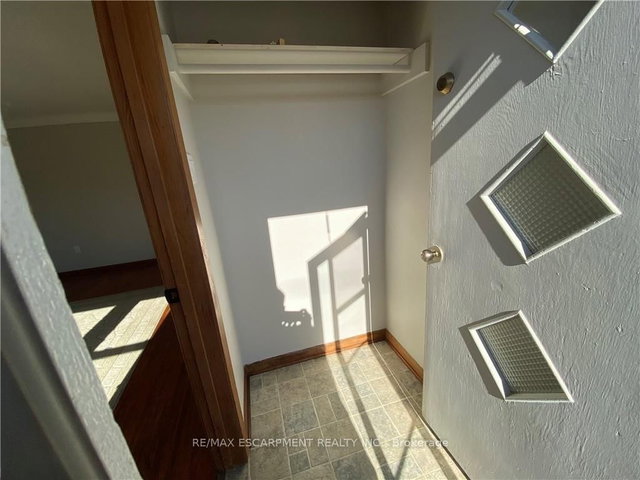 Lower - 300 Knoll Street