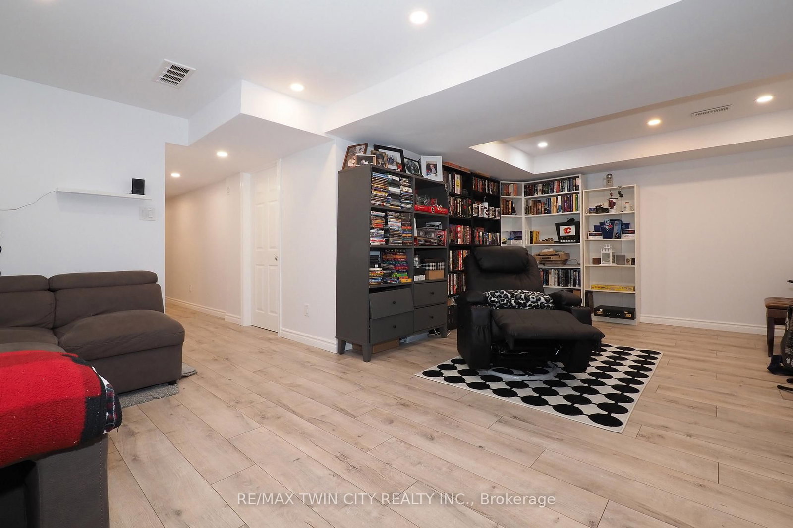 27 GLEASON Crescent - Photo 32