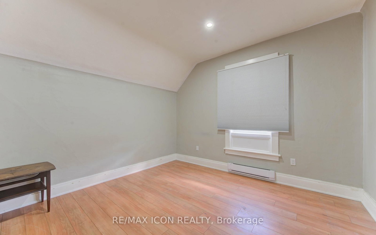 138 Courtland Avenue E - Photo 12