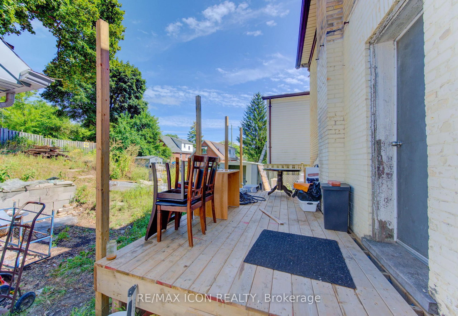 138 Courtland Avenue E - Photo 23