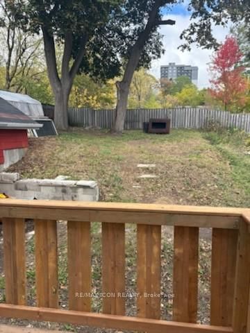 138 Courtland Avenue E - Photo 30