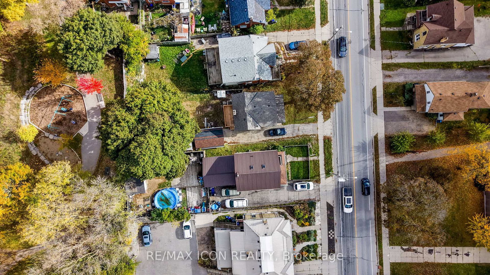 138 Courtland Avenue E - Photo 32