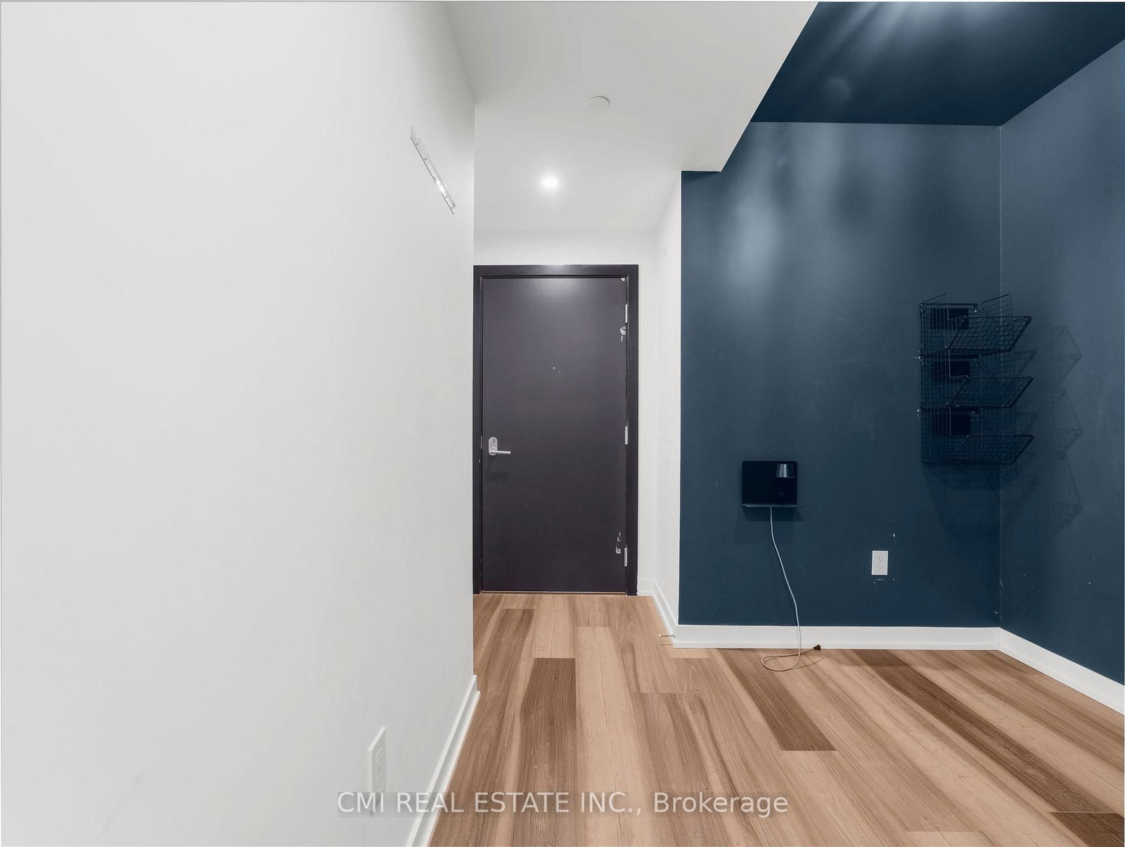 5 Wellington Street S, Unit 411 - Photo 4