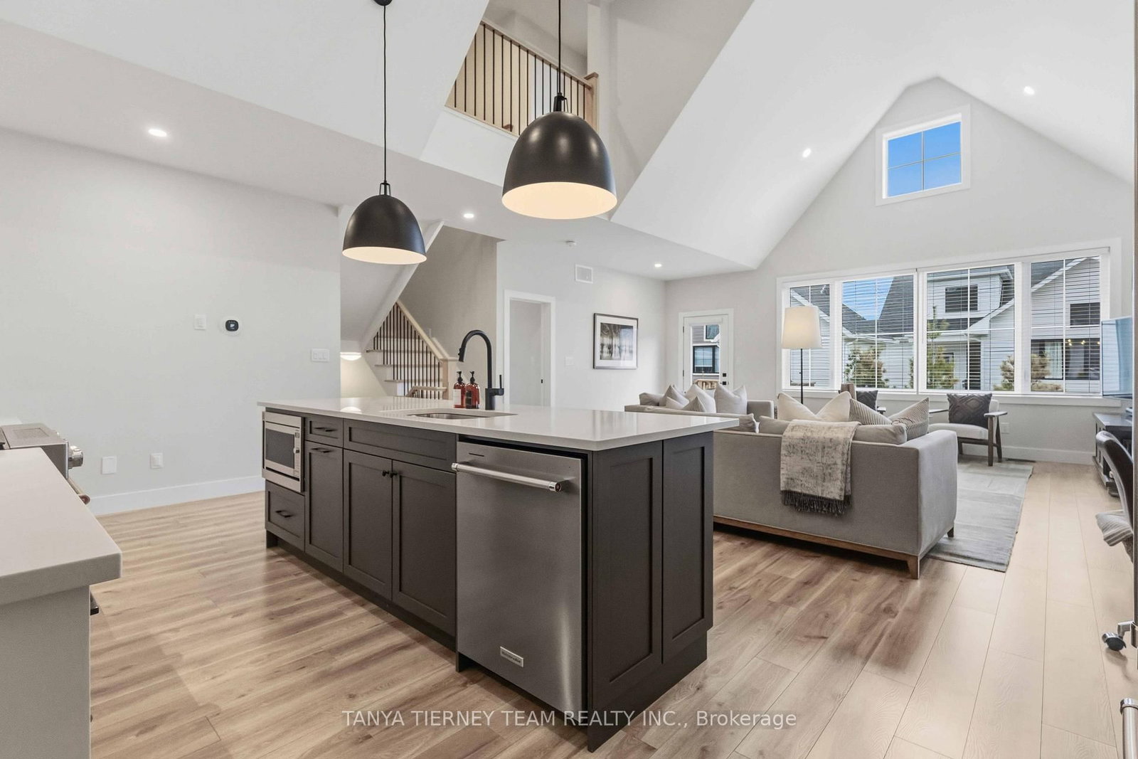 122 Courtland Street • Blue Mountains, ON photo 7
