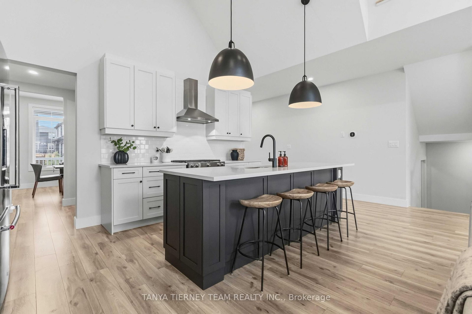 122 Courtland Street • Blue Mountains, ON photo 8