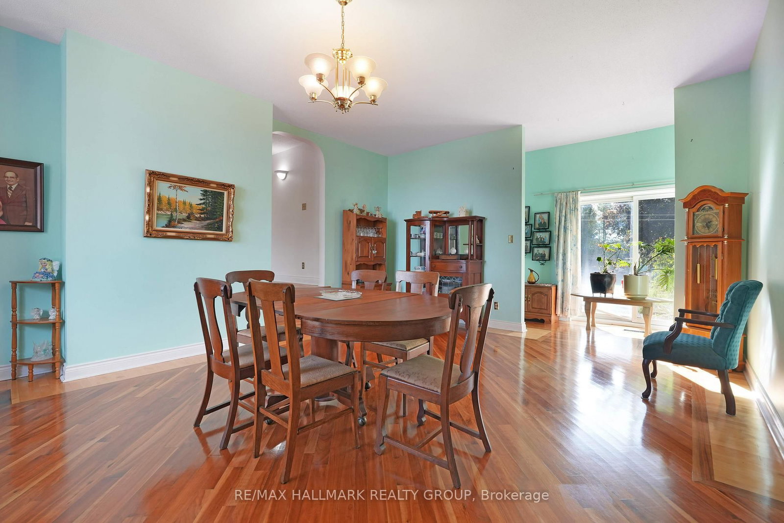 Listing Image 5