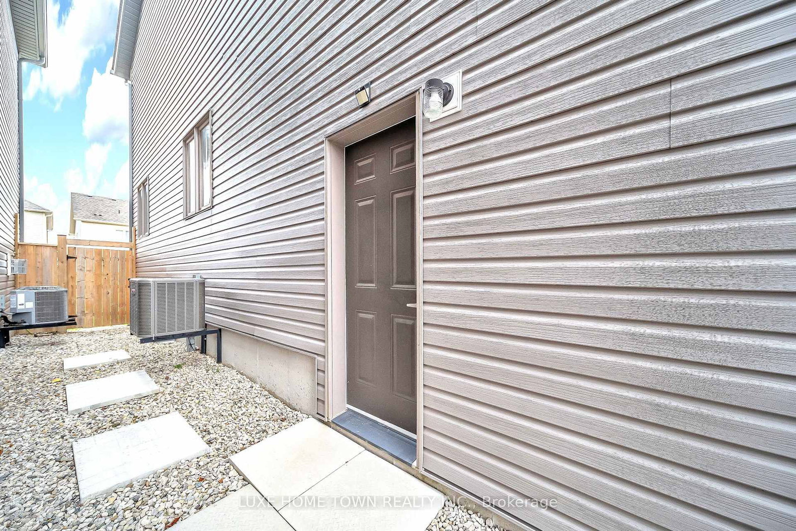 26 Gibbs Way • Centre Wellington, ON photo 35