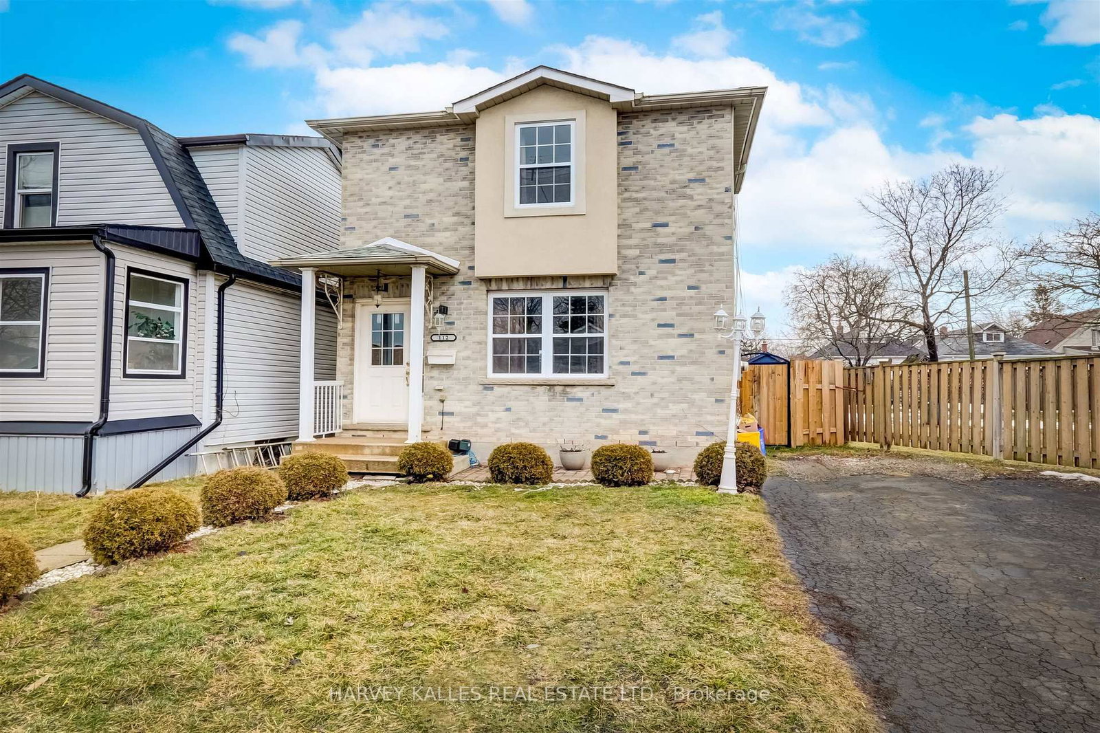 Detached House for sale at 112 Wexford Avenue, Hamilton, Ontario, L8H 4M4 - Crown Point - MLS: X13069596