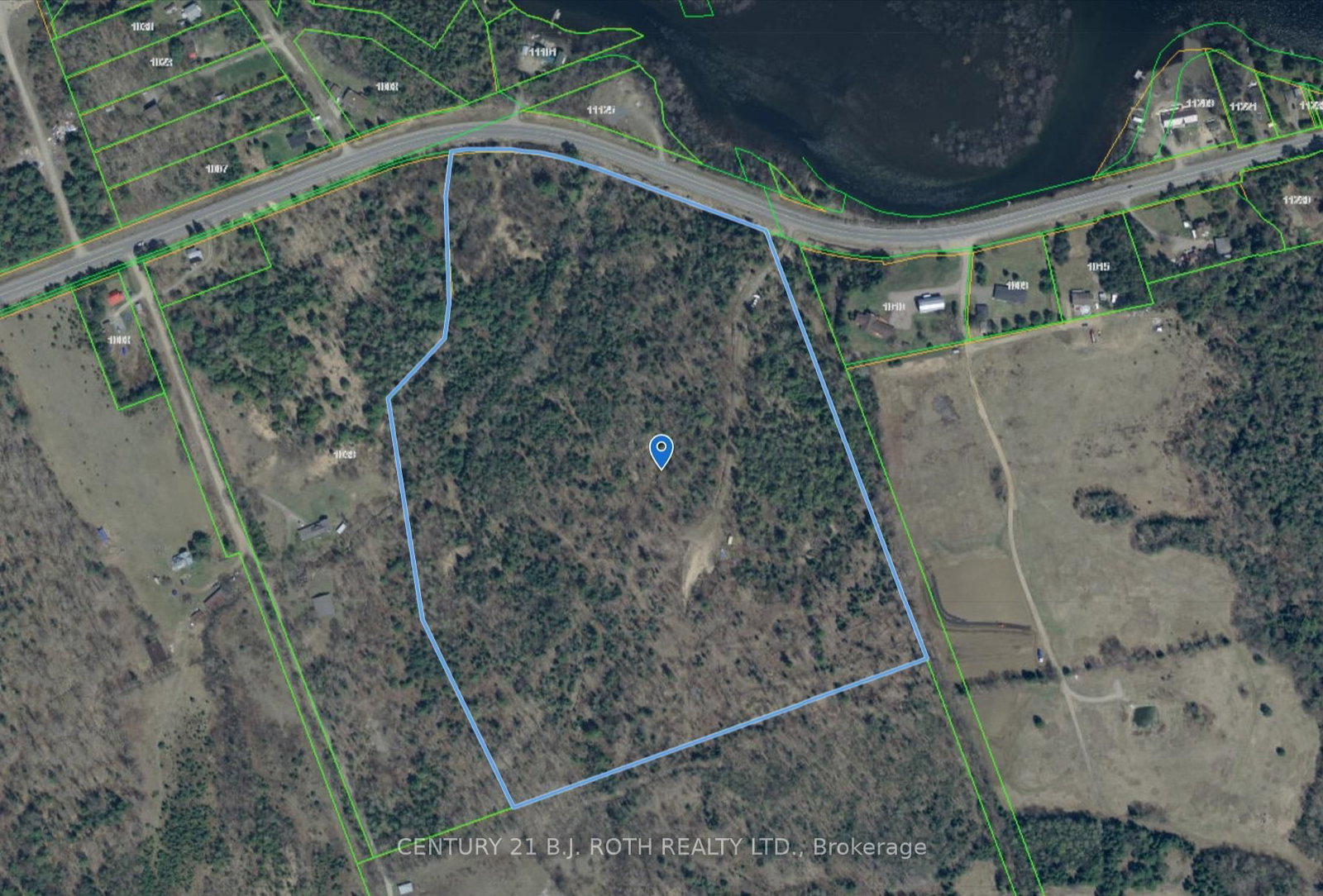 11146 Highway 118 • Algonquin Highlands, ON photo 2
