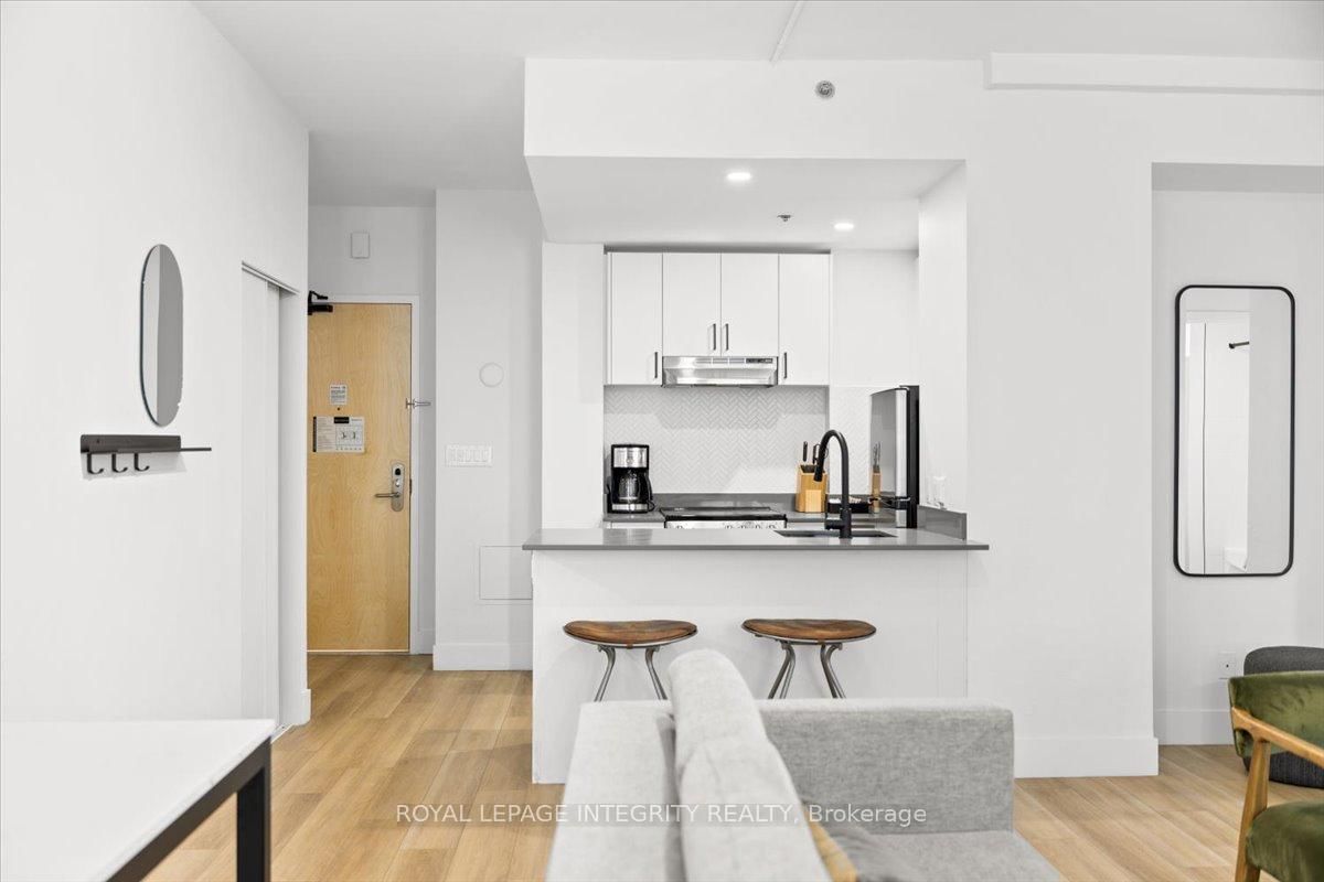 909 - 161 Laurier Avenue W, Ottawa 5