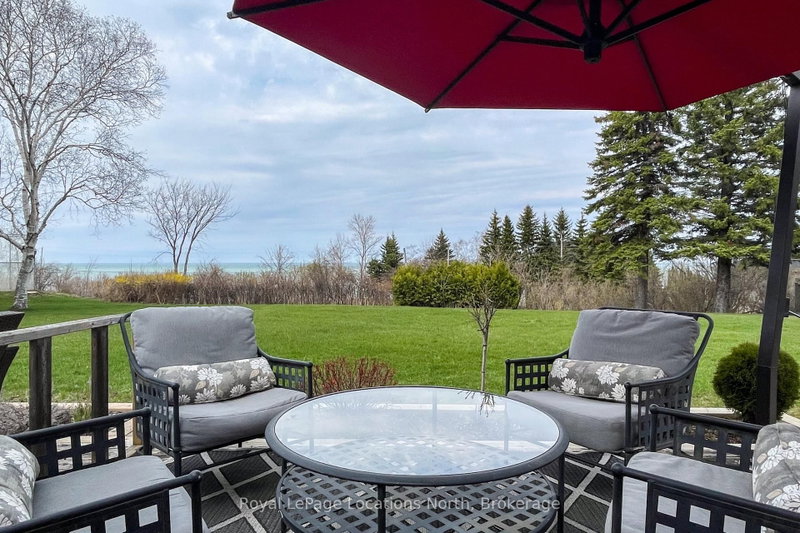 6 - 139 Lakeshore Road E