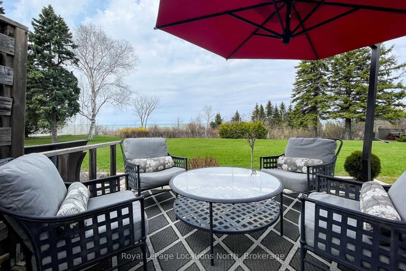 6 - 139 Lakeshore Road E