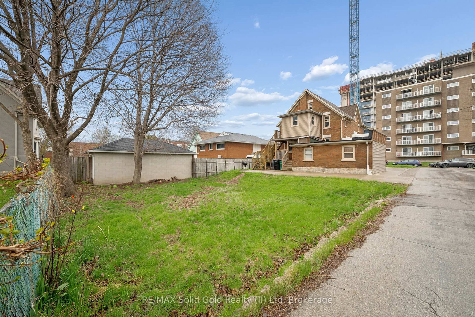 22 Dellroy Avenue • Kitchener, ON photo 10
