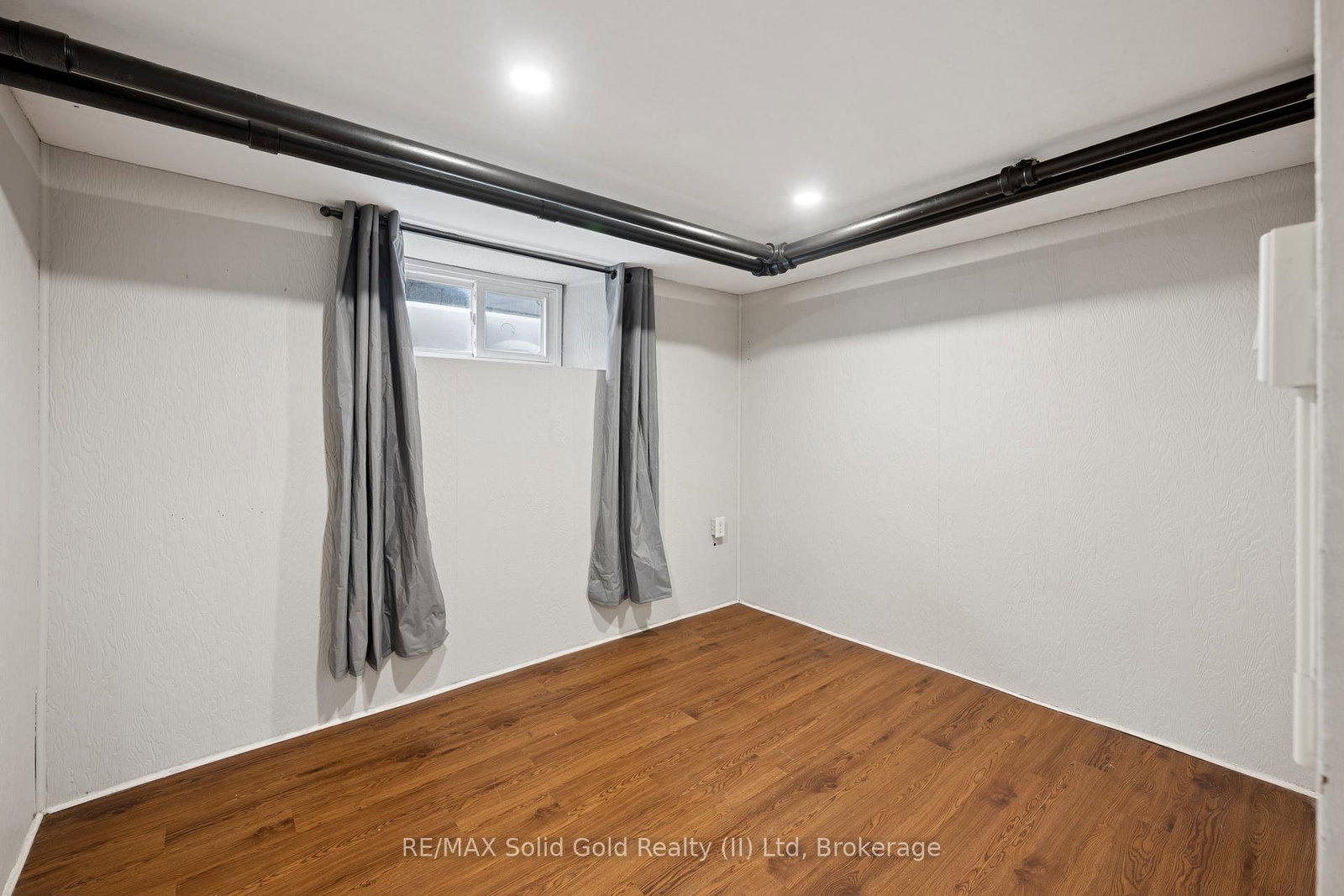 22 Dellroy Avenue • Kitchener, ON photo 26