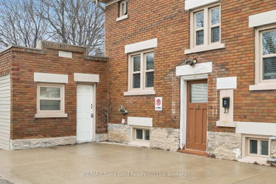 22 Dellroy Avenue • Kitchener, ON photo 9