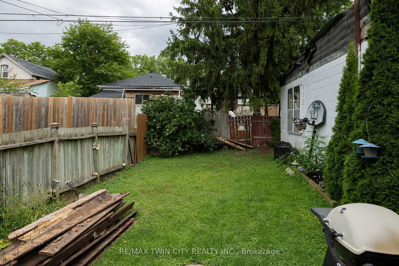 20 SUPERIOR St, Brantford, N3S 2K1 | Image 3