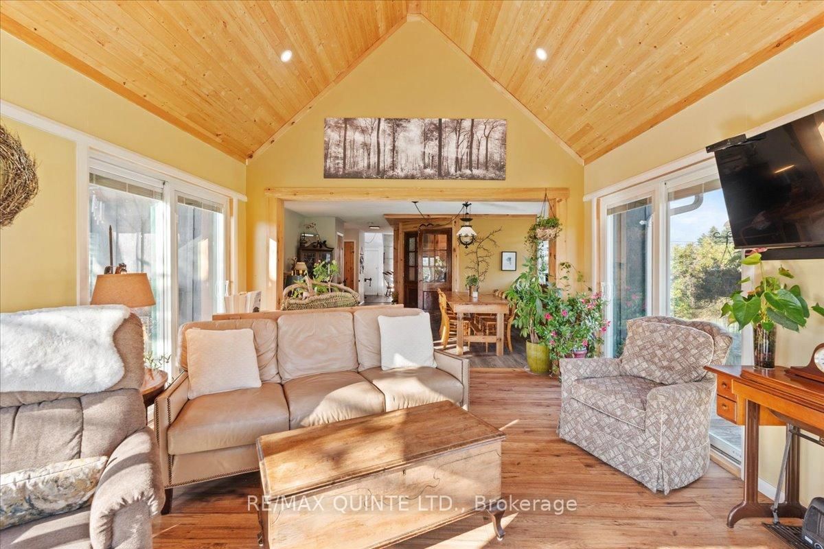 15775 Loyalist Parkway • Prince Edward County, ON photo 14
