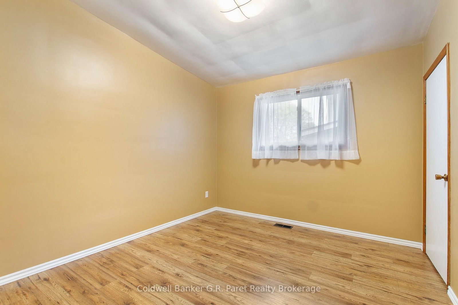 105 Queen Street • Tillsonburg, ON photo 10